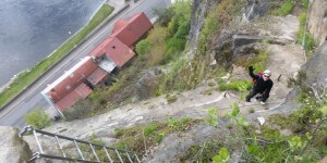 Toby im Klettersteig Dezin in Tschechien - 7summits4help-Blog