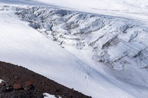 Blick auf den Gletscher zum Fuß des Elbrus