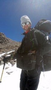 Nicolas beladen vom Aconcagua Richtung Plaza de Mulas