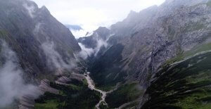 Blick in den Höllentalanger - Zur Zugspitze via Höllental über Klettersteig - 7summits4help-Blog