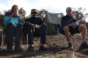 Abend-Kaffee im Kikelewa-Camp - 7summits4help auf dem Kilimanjaro via Rongai-Route