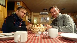 Frühstück vor der Königsspitze von der Pizzini-Hütte - Alpinschule Ortler mit Jacopo Compagnoni