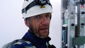 Nicolas Scheidtweiler erschöpft an der Königsspitze - Alpinschule Ortler mit Jacopo Compagnoni