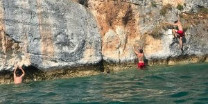 Deep Water Soloing am Lac d’Annecy - Klettern in Frankreich