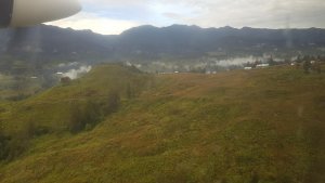 Anflug auf Illaga - Carstensz-Pyramide - 7summits4help