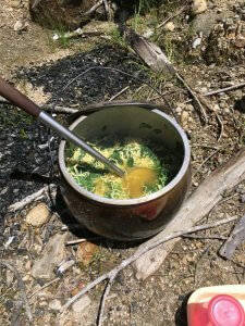Mittagessen - Carstensz Expedition nach Papua