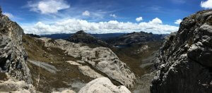 Blick vom Neuseeland-Pass - Man könnte meinen es wären die Alpen - Carstensz-Pyramide