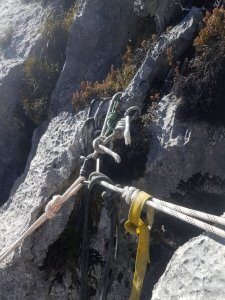 Sicherungen an der Carstensz-Pyramide