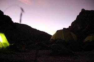 Sonnenaufgang vorm Angriff auf die Puncak Jaya - 7summits4help