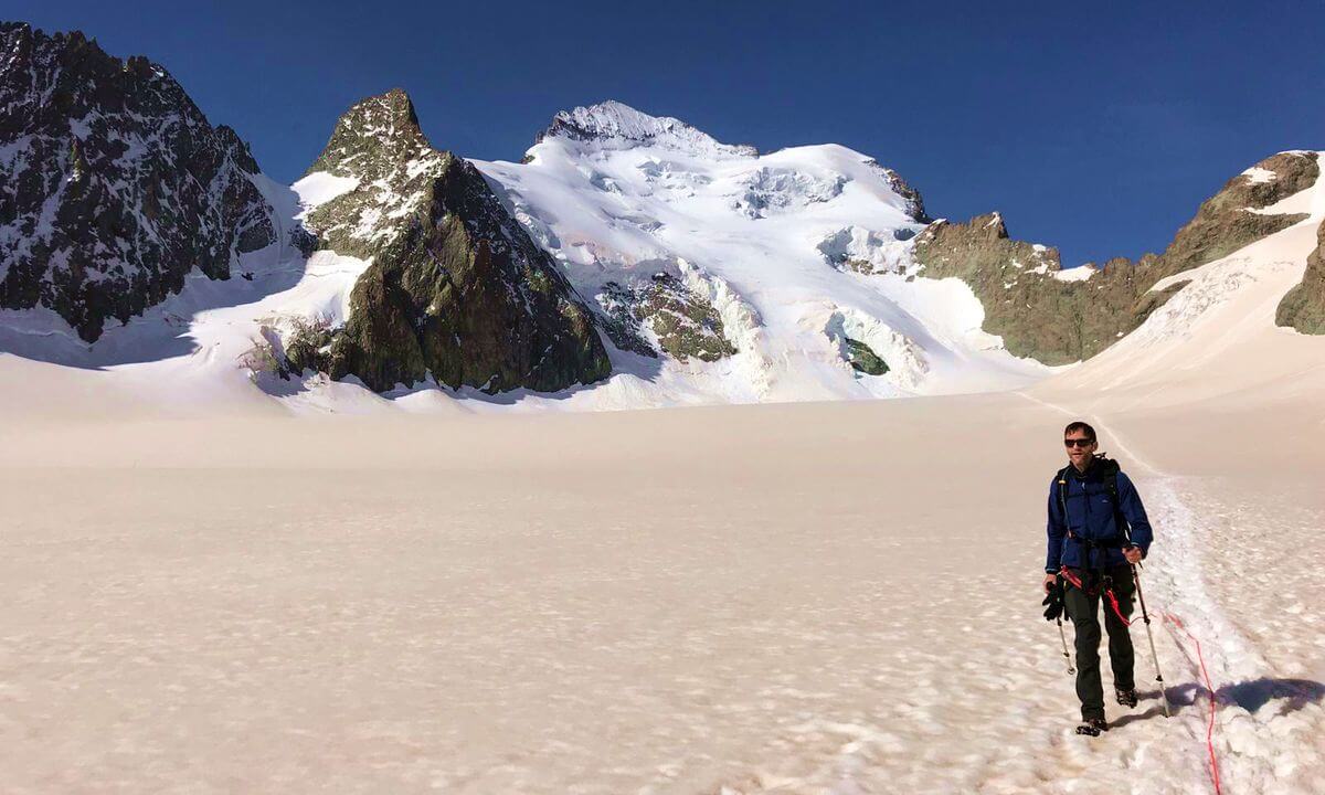 Abstieg vom Barre des Éscrins - Nicolas Scheidtweiler von 7summits4help, Foto: Michi Wohlleben Abstieg vom Barre des Éscrins - Nicolas Scheidtweiler von 7summits4help, Foto: Michi Wohlleben