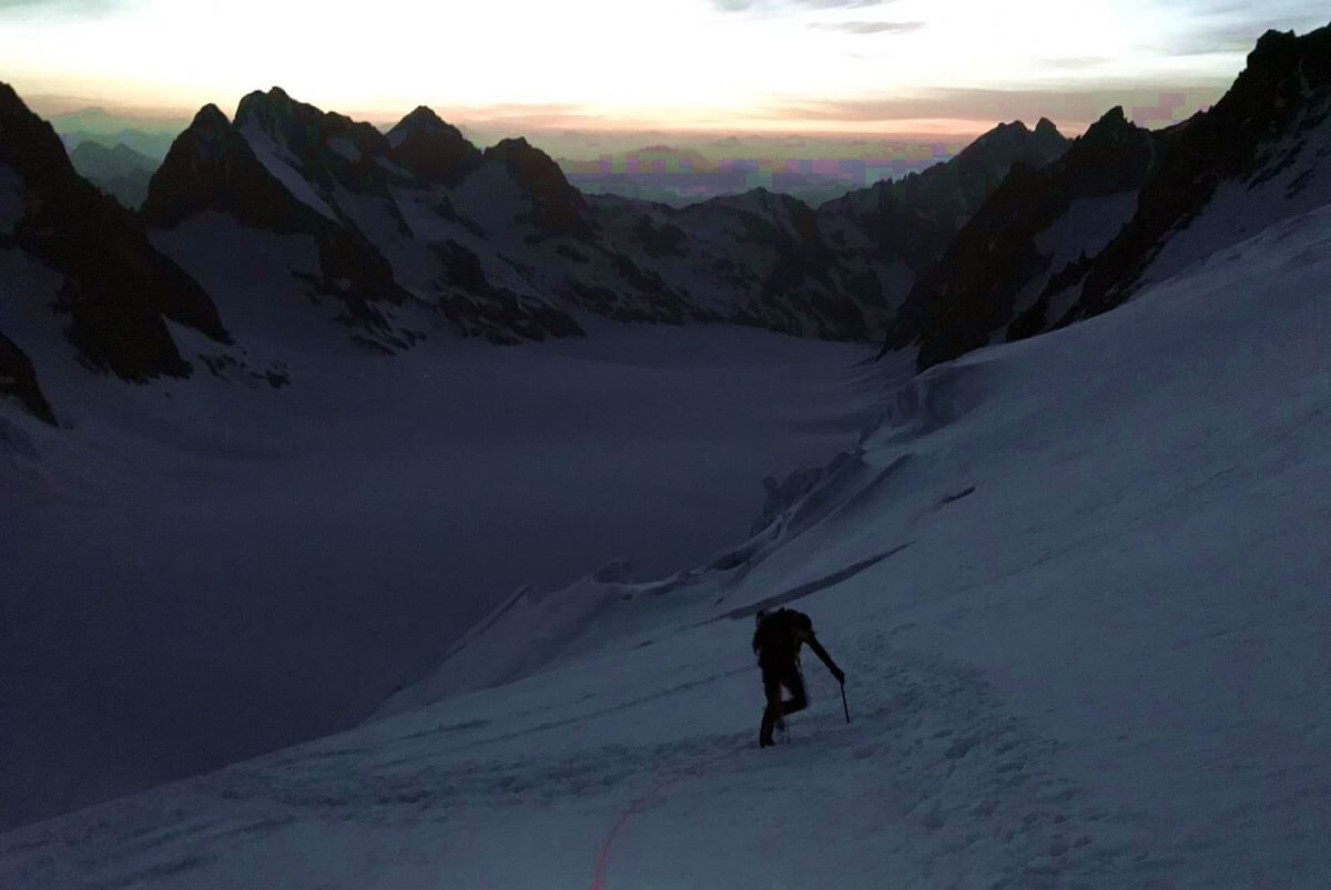 Nicolas Scheidtweiler auf dem Gletscher zum Barre des Écrins, Foto: Michi Wohlleben Nicolas Scheidtweiler auf dem Gletscher zum Barre des Écrins, Foto: Michi Wohlleben