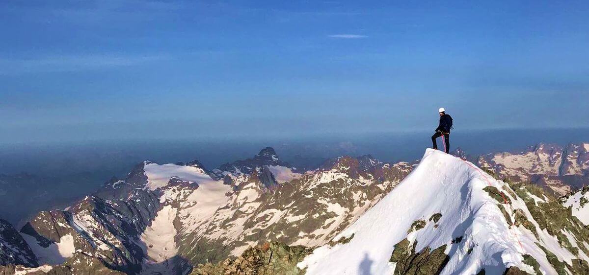 Nicolas Scheidtweiler auf dem Untergipfel des Barre des Écrins, Foto: Michi Wohlleben Nicolas Scheidtweiler auf dem Untergipfel des Barre des Écrins, Foto: Michi Wohlleben