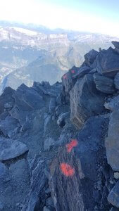 Abstieg über die Kletterstellen neben dem Grand Couloir am Mont Blanc